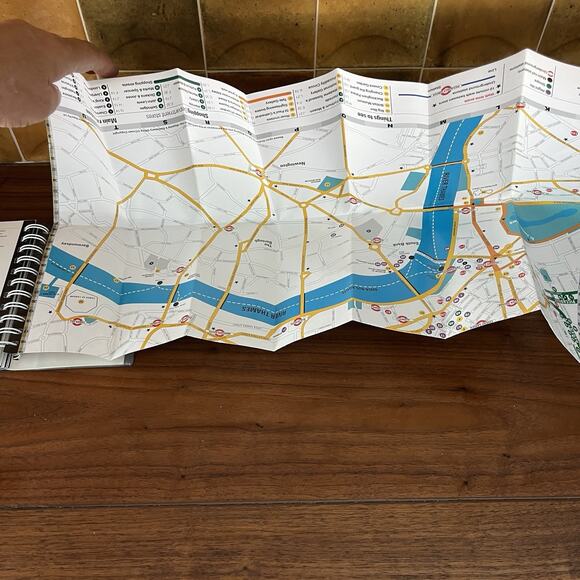 London Locator Fold Out Pocket Guide 1995 Shot Tower Books Discontinued - Picture 9 of 12